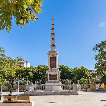 Central Malaga Apartment At Mitjana Plaza Екстер'єр фото