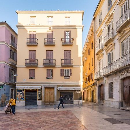 Central Malaga Apartment At Mitjana Plaza Екстер'єр фото