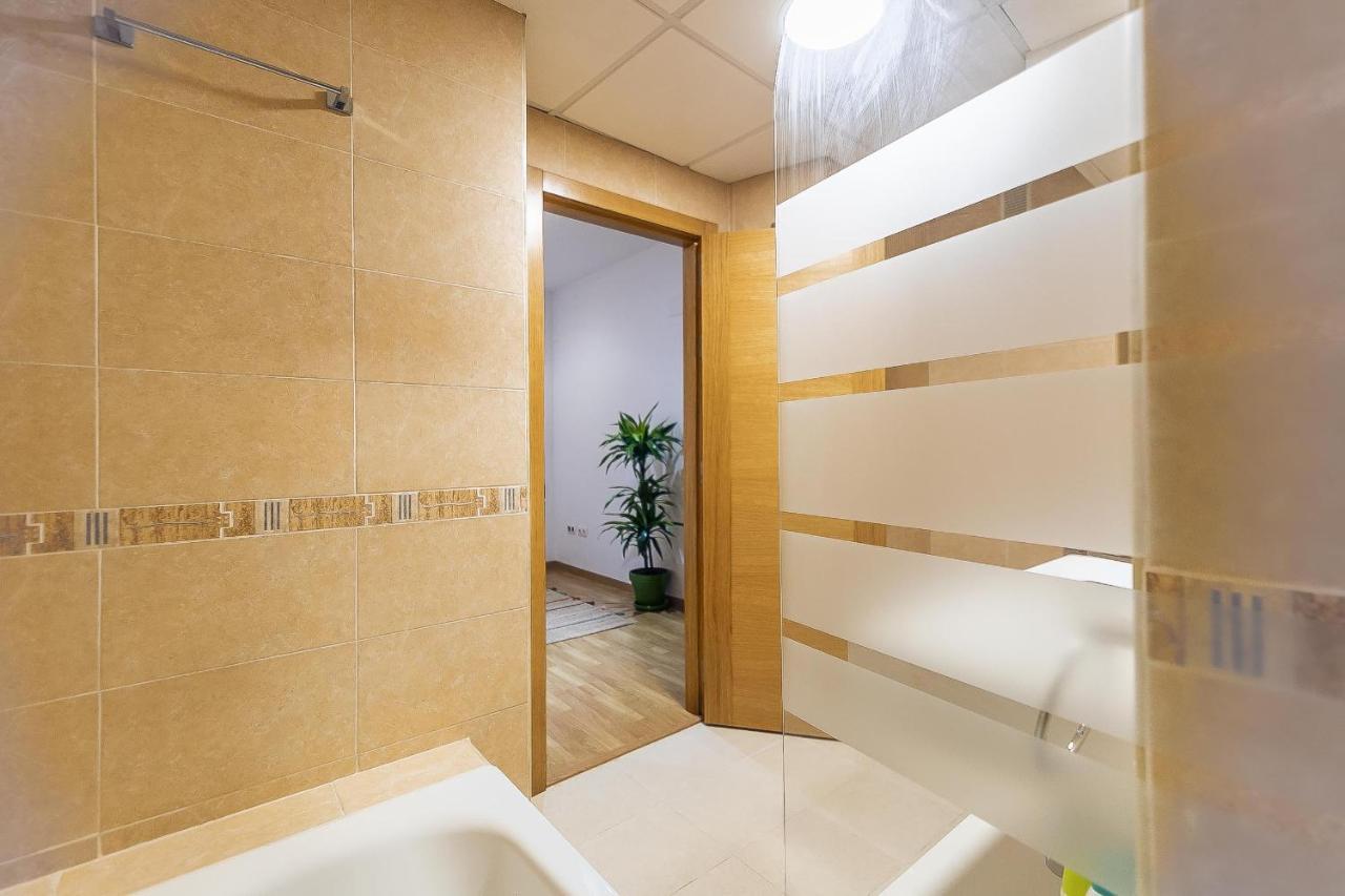 Central Malaga Apartment At Mitjana Plaza Екстер'єр фото