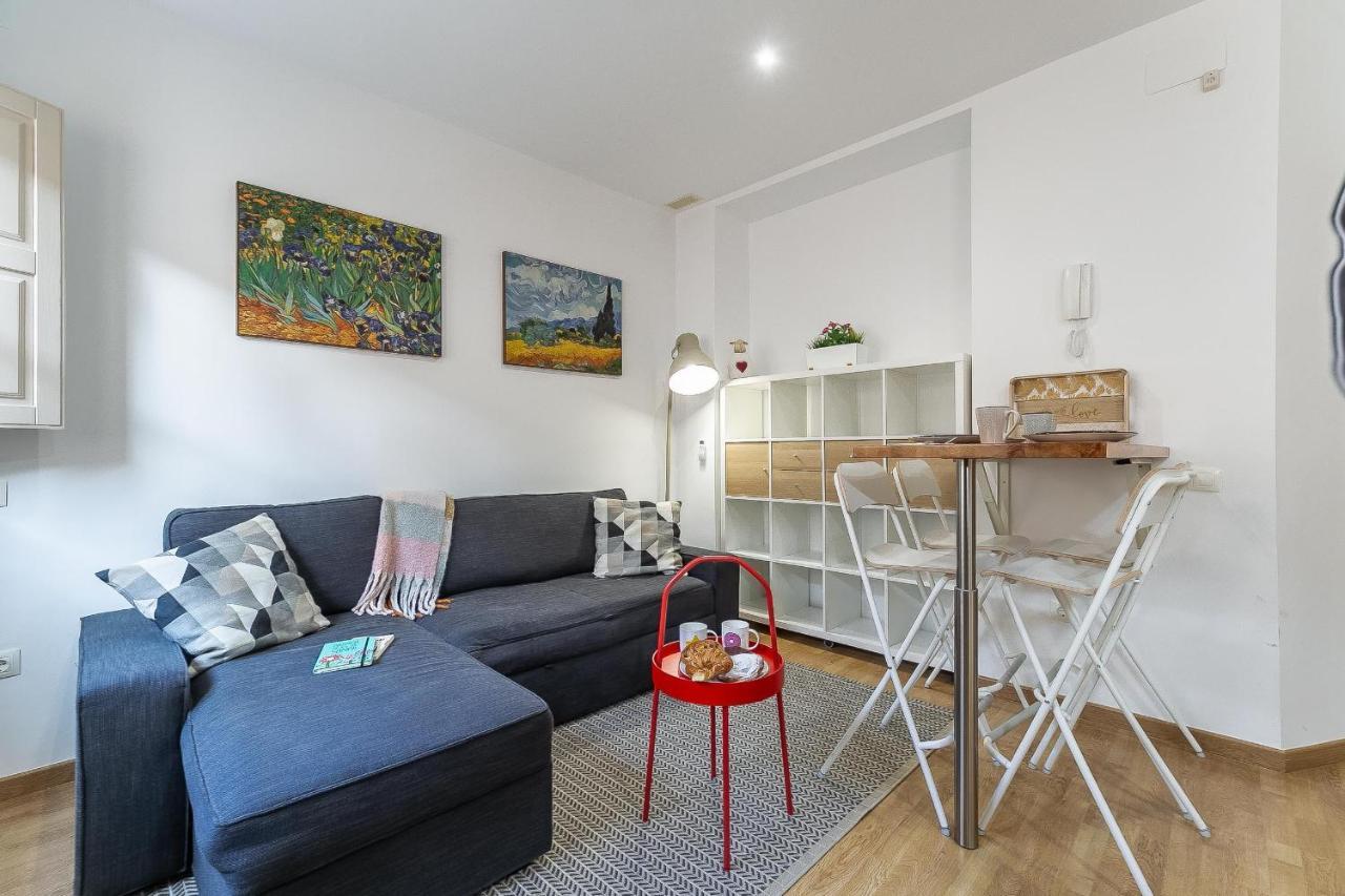 Central Malaga Apartment At Mitjana Plaza Екстер'єр фото