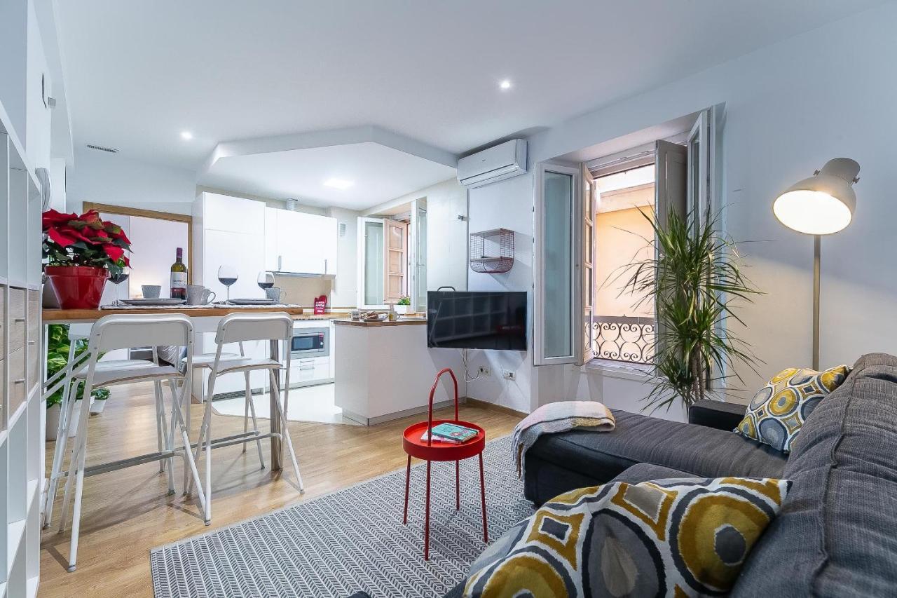 Central Malaga Apartment At Mitjana Plaza Екстер'єр фото