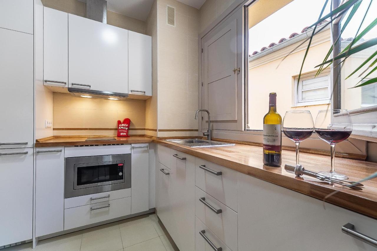 Central Malaga Apartment At Mitjana Plaza Екстер'єр фото