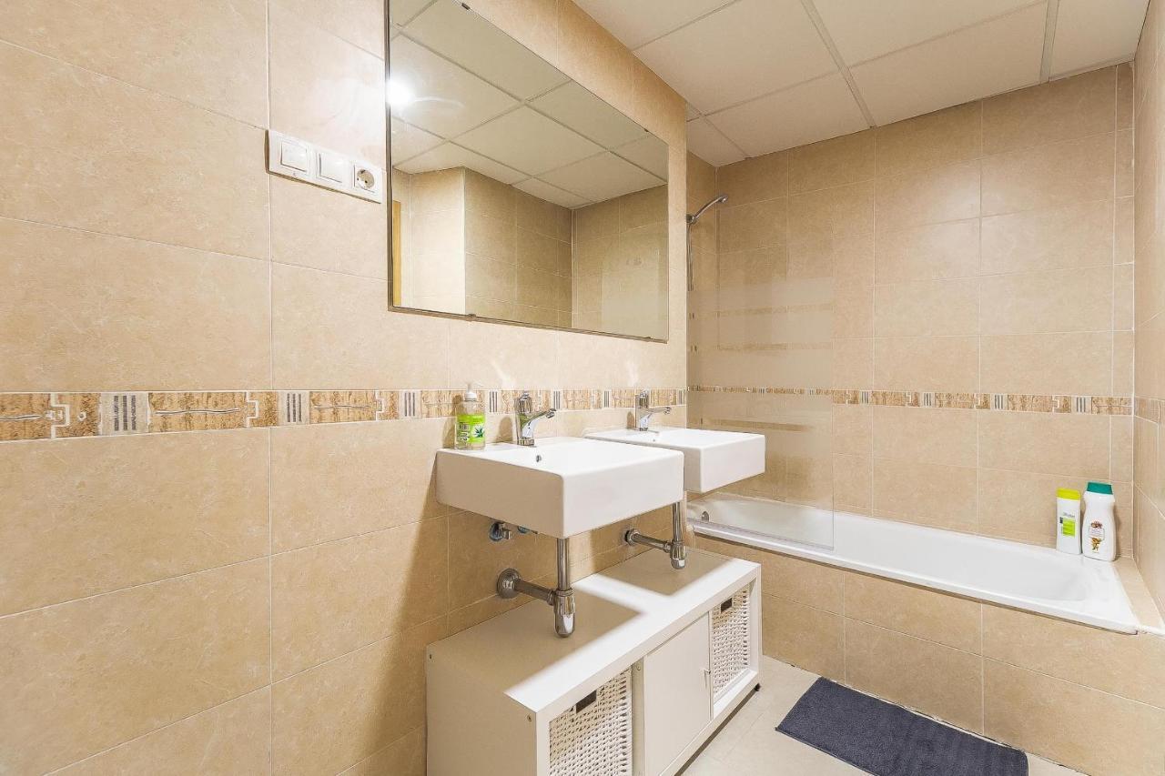 Central Malaga Apartment At Mitjana Plaza Екстер'єр фото