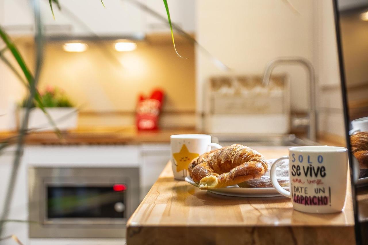 Central Malaga Apartment At Mitjana Plaza Екстер'єр фото