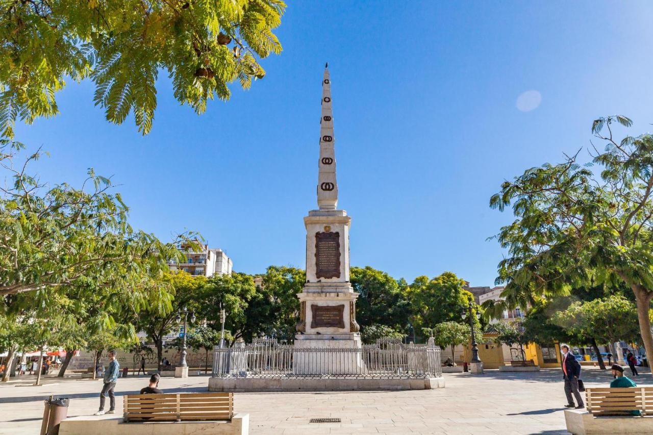Central Malaga Apartment At Mitjana Plaza Екстер'єр фото