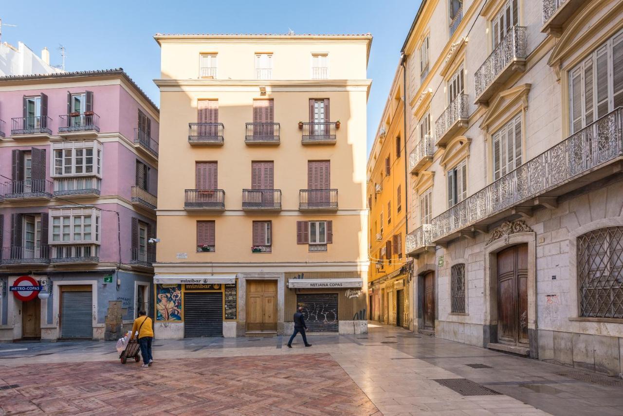 Central Malaga Apartment At Mitjana Plaza Екстер'єр фото